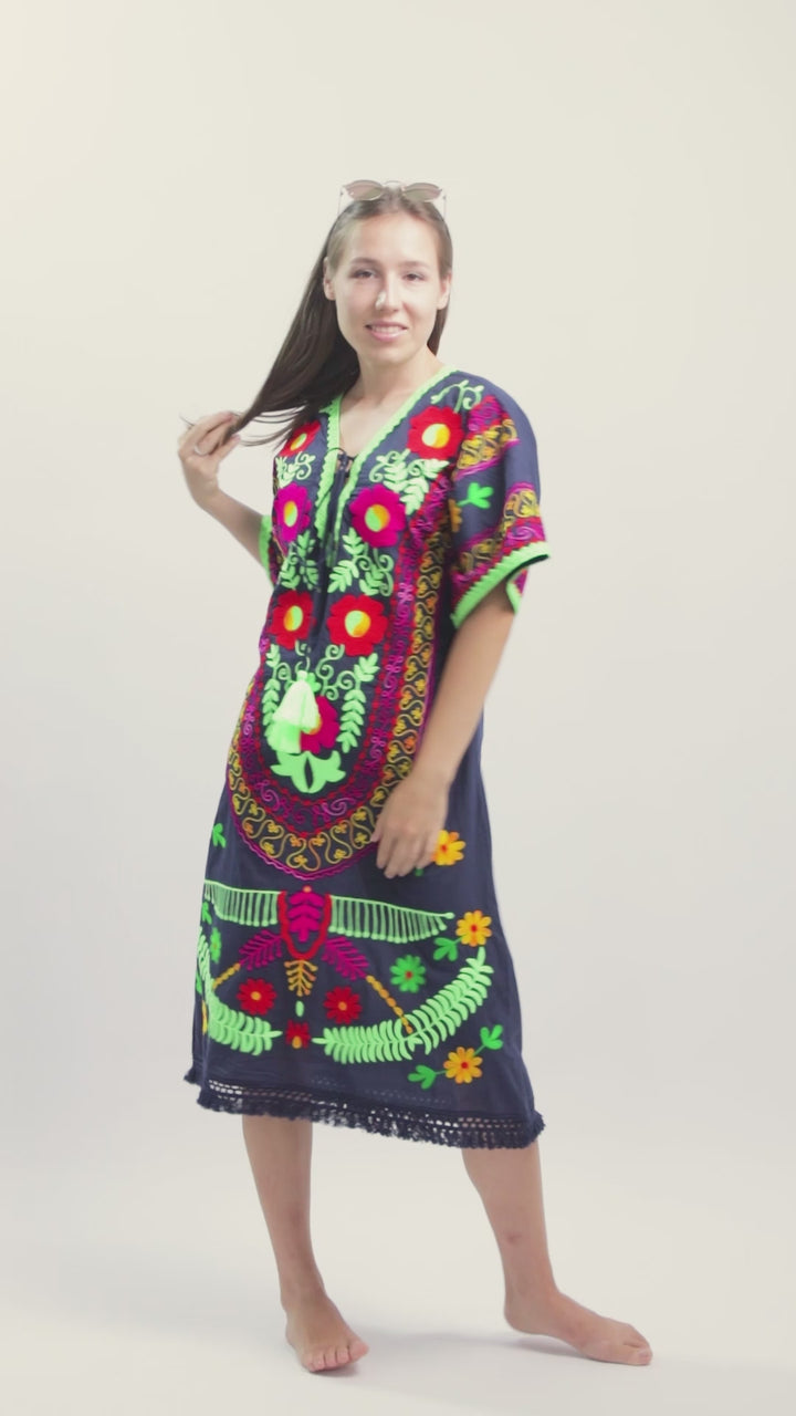 Robe Kaftan Chakra : une oasis colorée d’élégance sereine